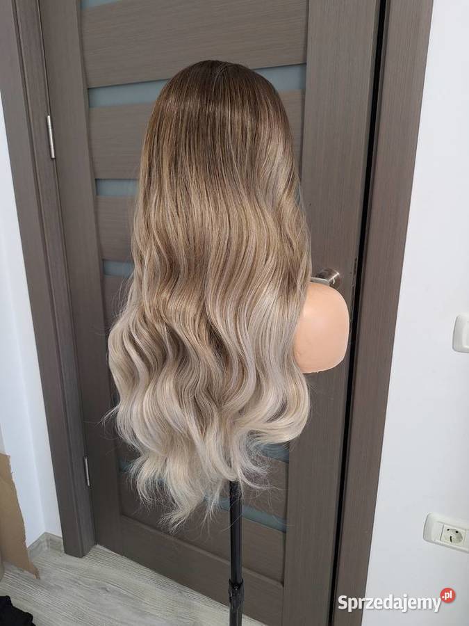 Długa falowana blond koronkowa peruka Dla kobiet pomorskie Malbork sprzedam