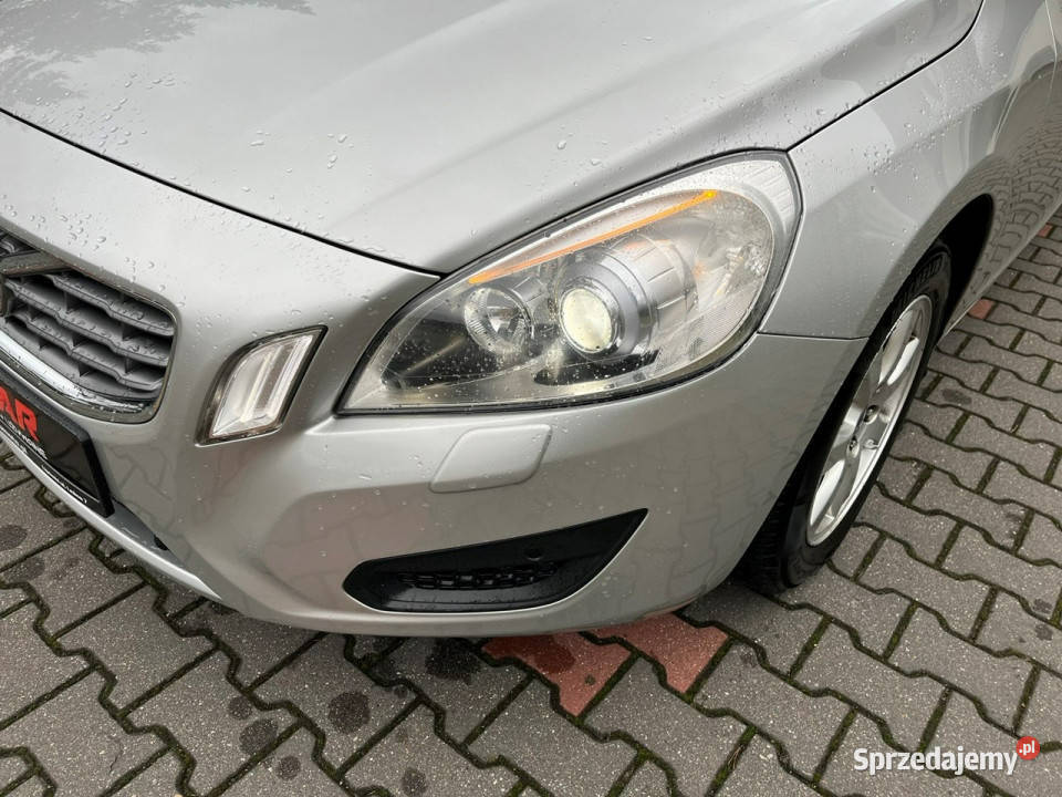 Volvo S60 16 T3 benzyna 150 Xenony Podgrzewane 4/5