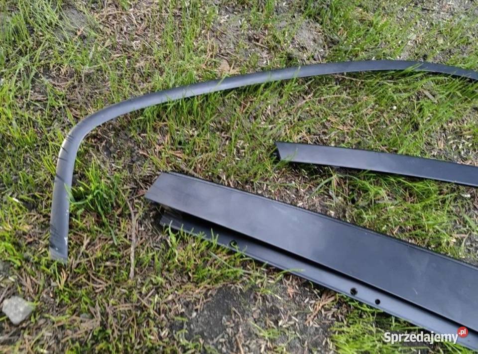 Listwa drzwi prawy tył BMW E38