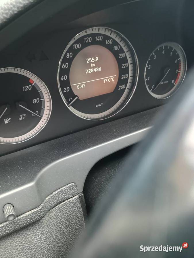 Mercedes cklasa w204 kombi dużym serwisie manualna Mokrsko Rządowe