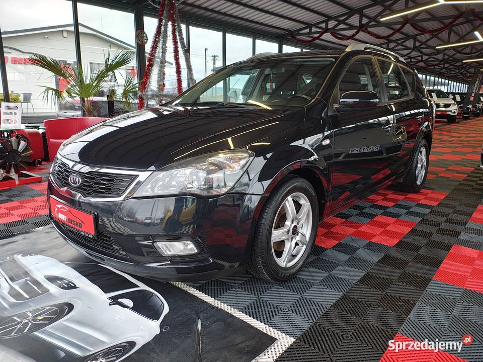 Kia Ceed 1.4 Benzyna rok 2010 Niski PRZEBIEG 121 tyś KM.