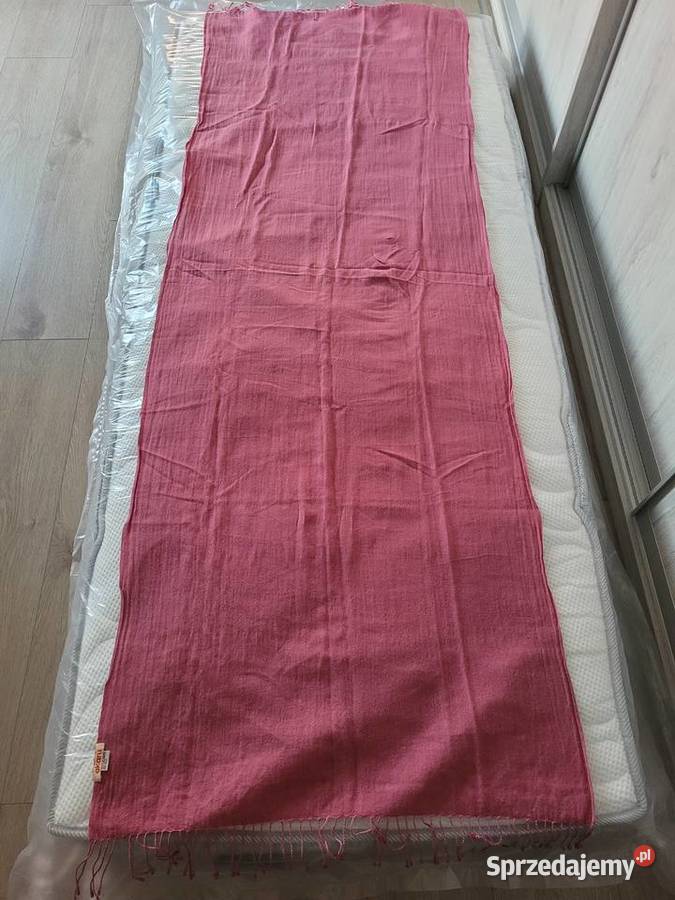 Łososiowa różowa chusta apaszka bandamka Akaru Poznań