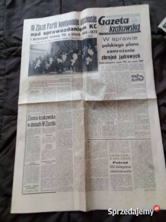 Czarnobiałe krakowskie dzienniki z lat 60 prlu małopolskie Kraków