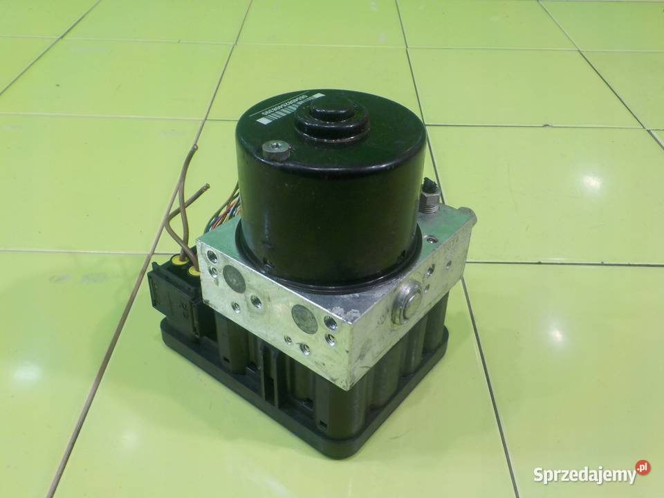 BMW E92 LIFT 20 B 09r 2D COUPE pompa ABS 6787837 osobowe Suków