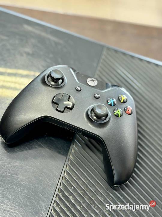 Konsola Xbox One 500 GB czarny pad