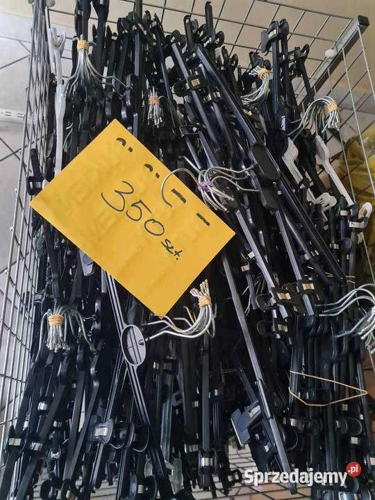 Wyposażenie sklepu z odzieżą używaną