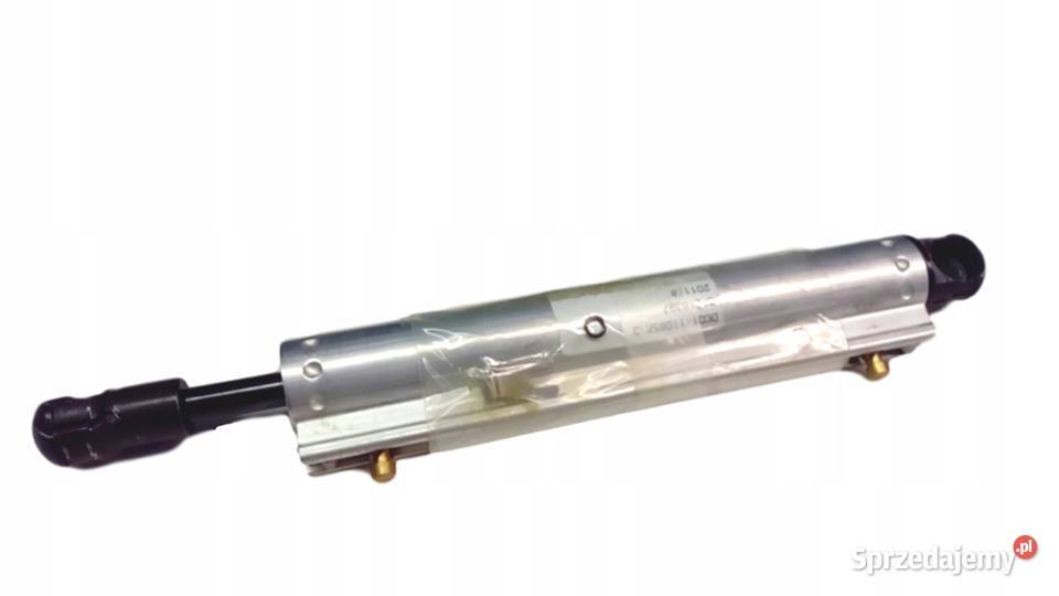 VOLVO V70 silownik tylnej klapy klapa Gadgety motoryzacyjne Gadgety motoryzacyjne Bielany Wrocławskie