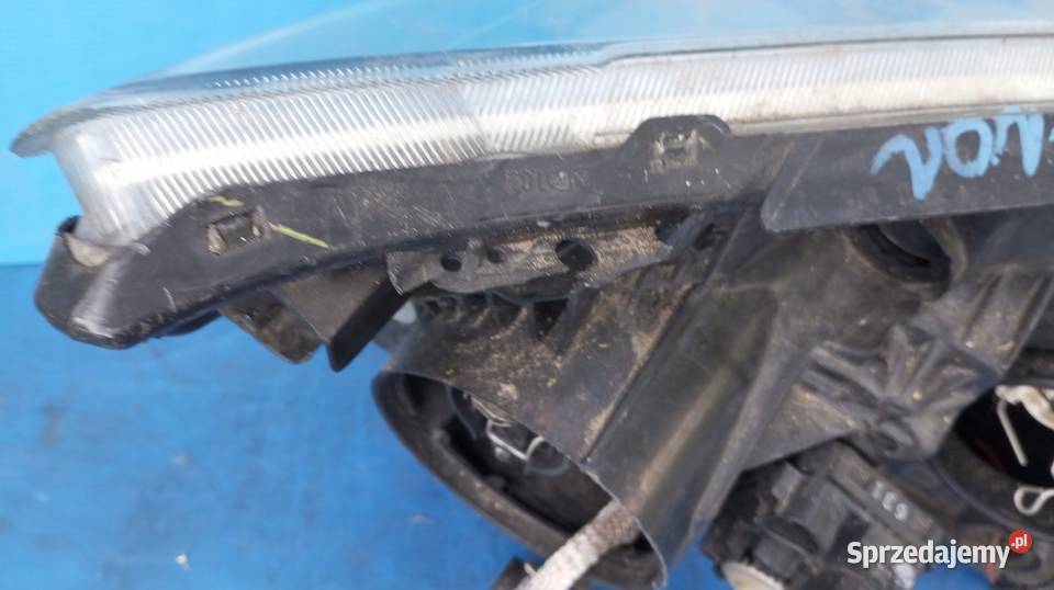 LAMPA LEWY PRZÓD REFLEKTOR XENON EU TOYOTA Lampy przednie wielkopolskie Nowy Tomyśl