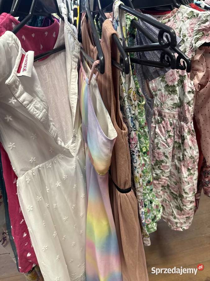 Paczka ubrań sortowanych idealna na odsprzedaż Levi's