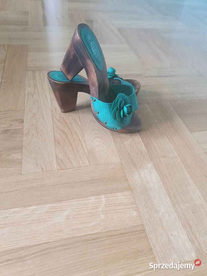 Klapkidrewniaki ze skóry