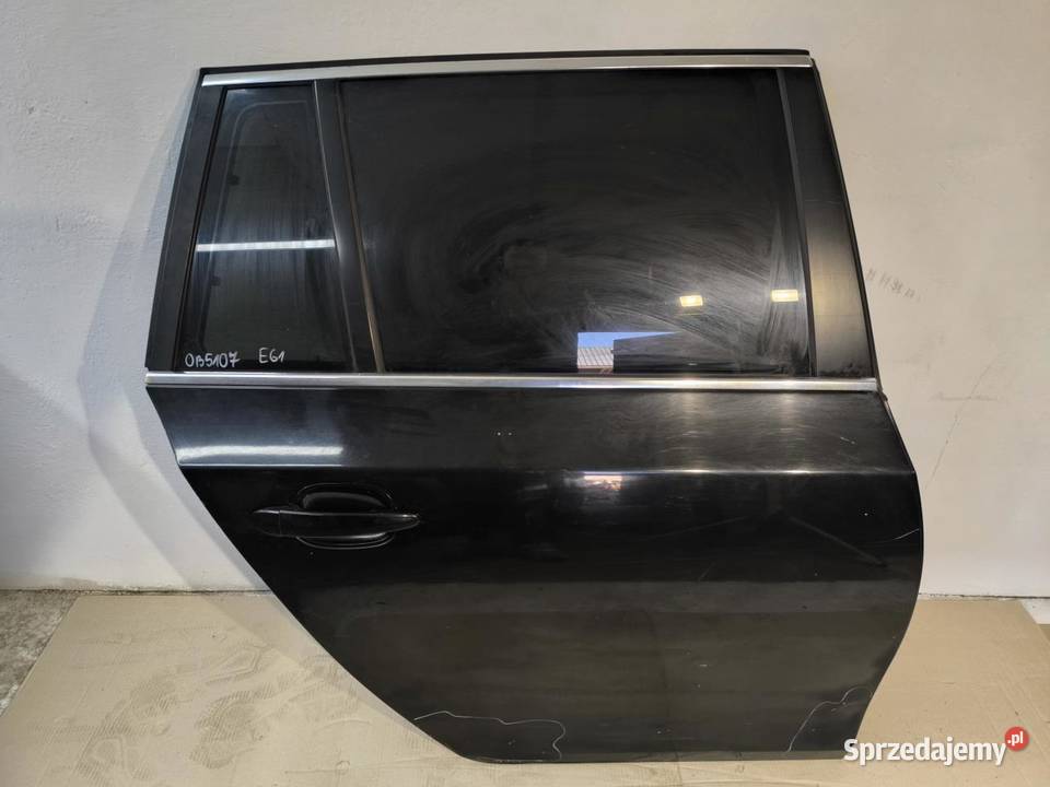 DRZWI KOMPLETNE PRAWY TYŁ 668 BMW E61