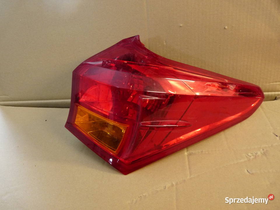 Toyota Auris II przed Lift lampa tylna Wiązowna