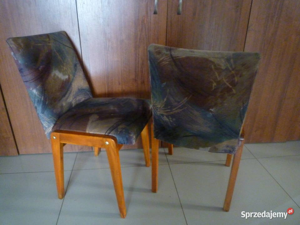 Krzesła Agamuszelki dębowy stelaż Ostrzeszów