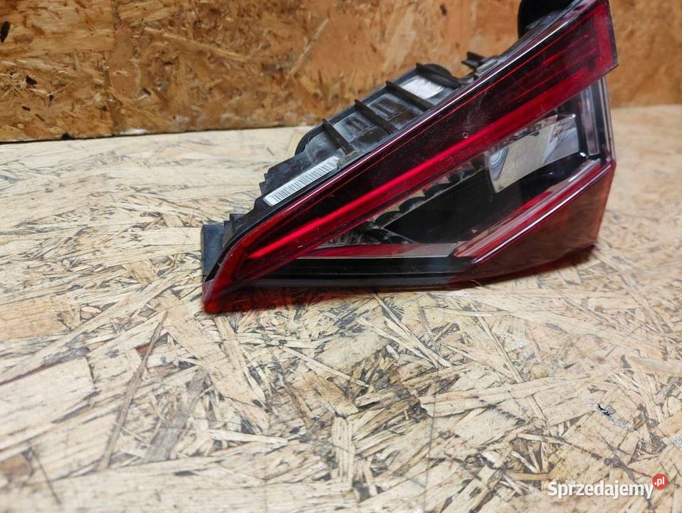 Lampa Prawy Tył w Klapę Skoda Superb III Kombi Pleszew