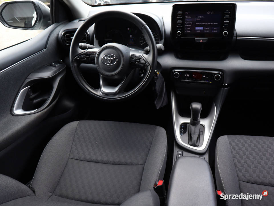 Toyota Yaris 15 VVTi Hybrid asystent pasa ruchu Bielany Wrocławskie