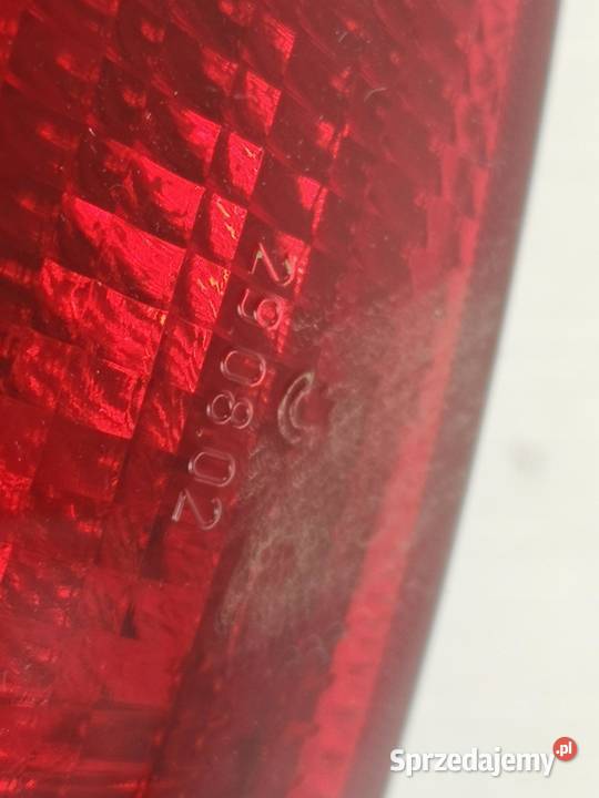 LAMPA PRAWA TYŁ AUDI A4 B5 A6 C5 05 NOWA MAGNETI