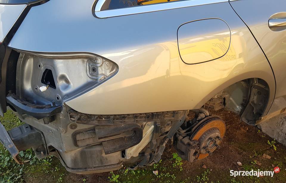 Błotnik Tylny MERCEDES CKLASA W205 Kombi