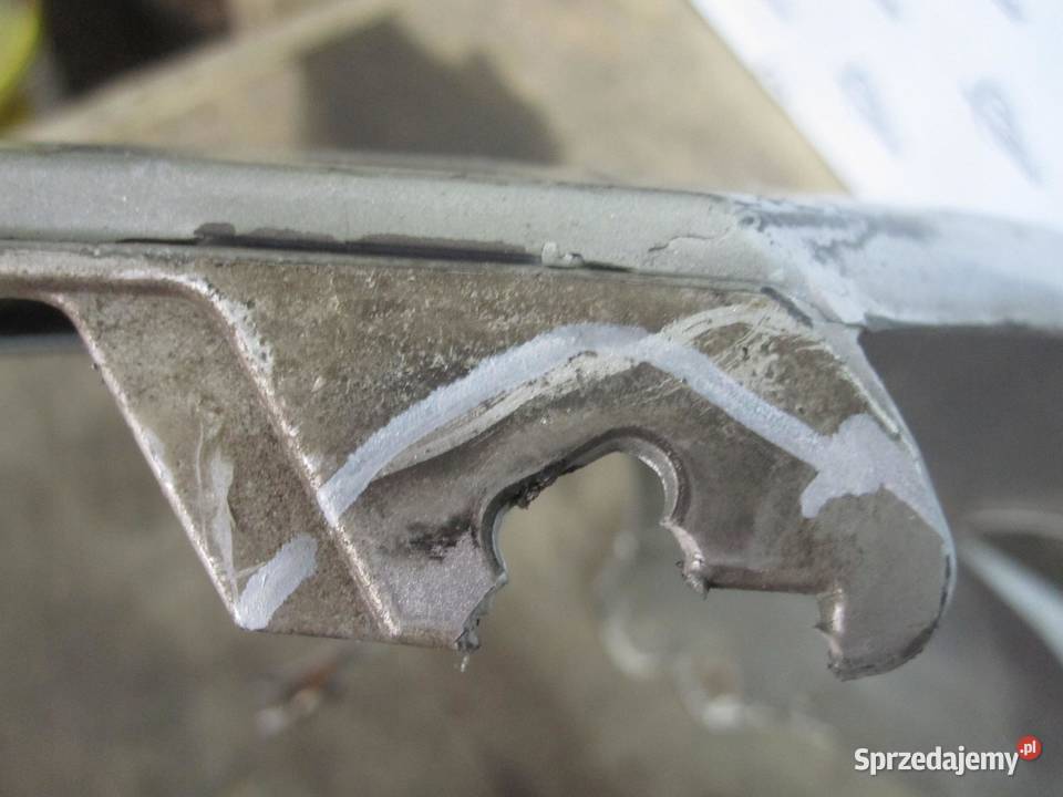 BMW E90 06r zderzak przód