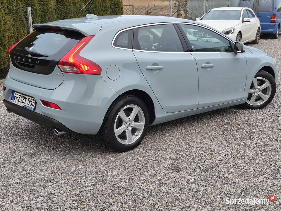 Volvo V40 20 benzyna 152Inscription elektrochrom. lusterka boczne Ostrowiec Świętokrzyski sprzedam