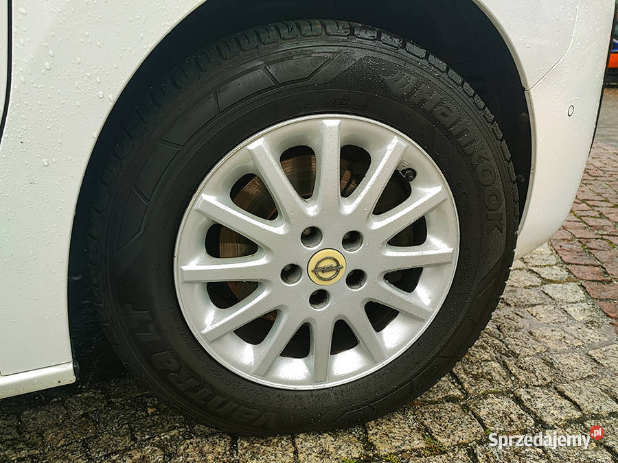 Samochód dostawczy Opel Vivaro ładowność 1351 aluminiowe felgi Kęty sprzedam