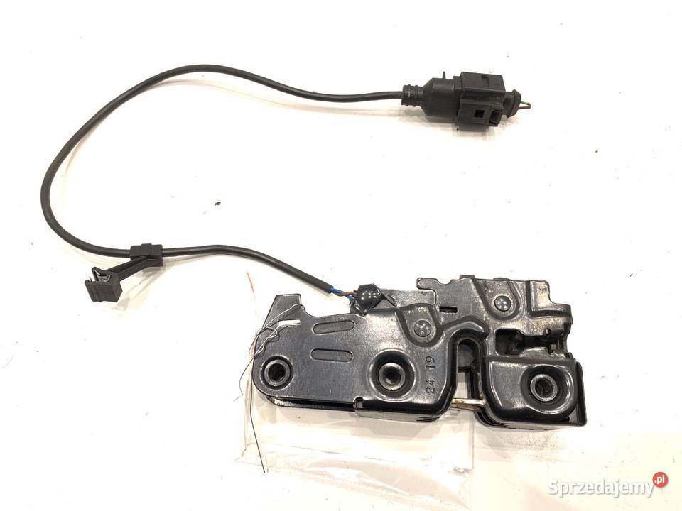 ZAMEK MASKI PRZÓD AUDI A4 B8 SedanLimuzyna