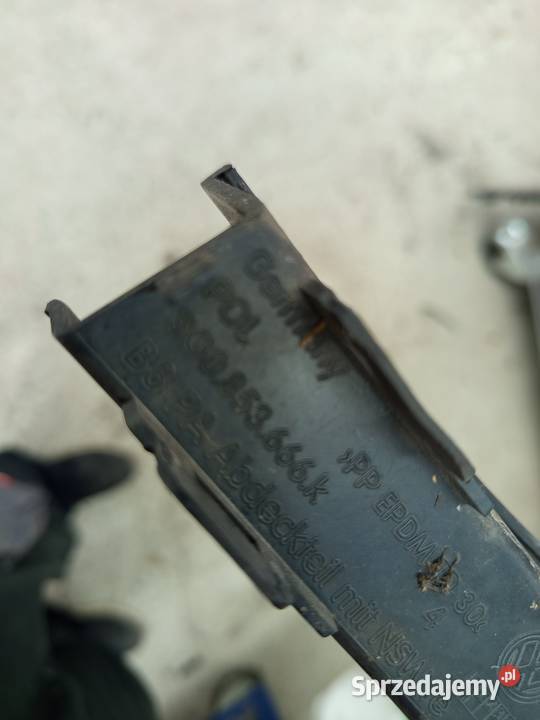 Kratka zderzaka lewa passat b8 lift orginal Rzeszów