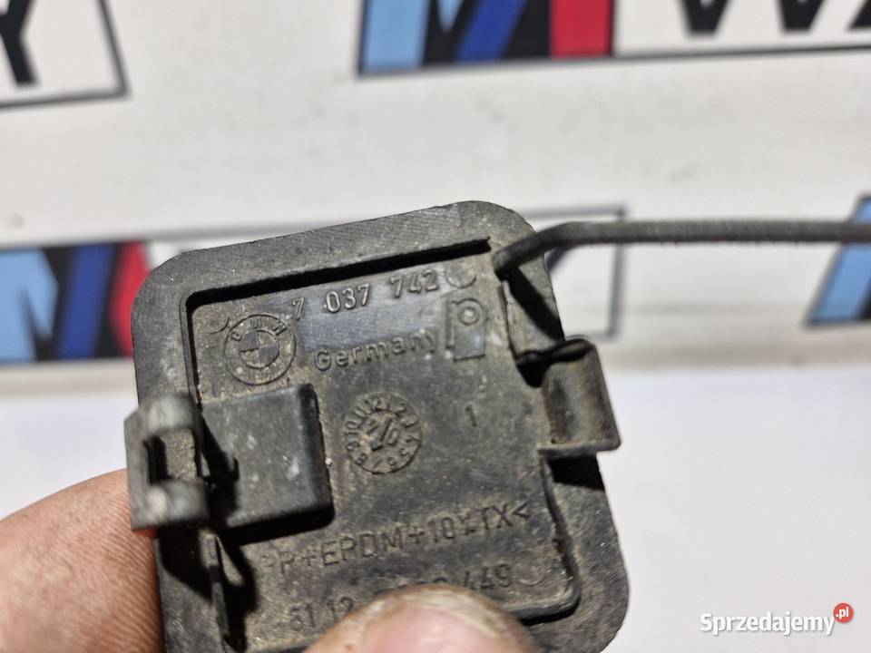 BMW E46 ZAŚLEPKA HAKA ZDERZAKA TYŁ ORYGINAŁ sprzedam