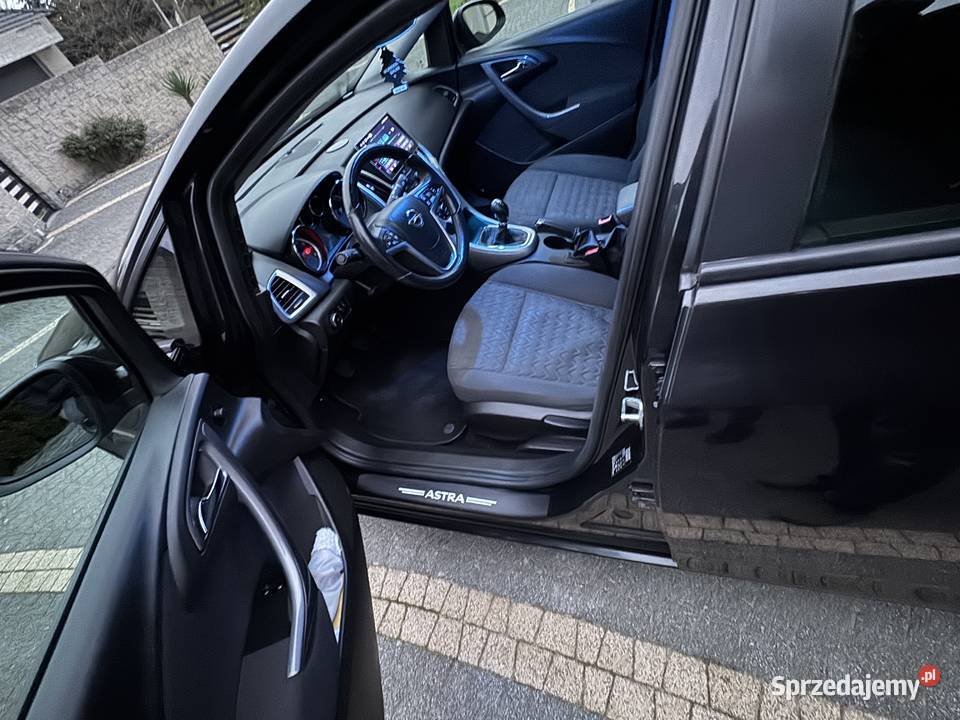 Opel Astra J 14 EcoFlex130 90KM Wołów