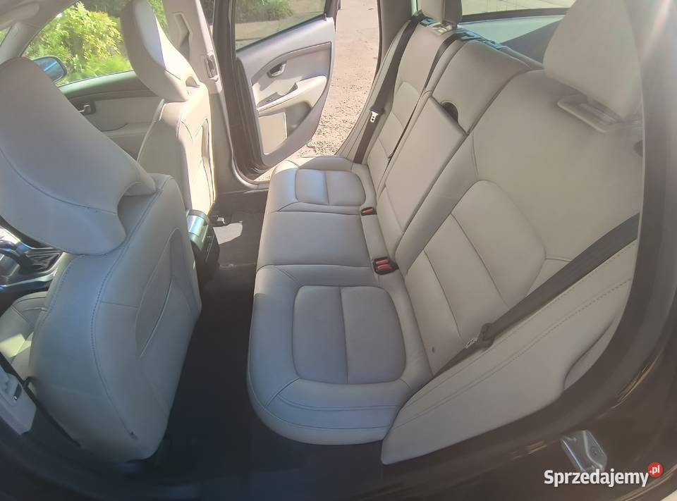 Volvo V70 D4 Geartronic Summum 2015 181 Rok produkcji 2015 V70