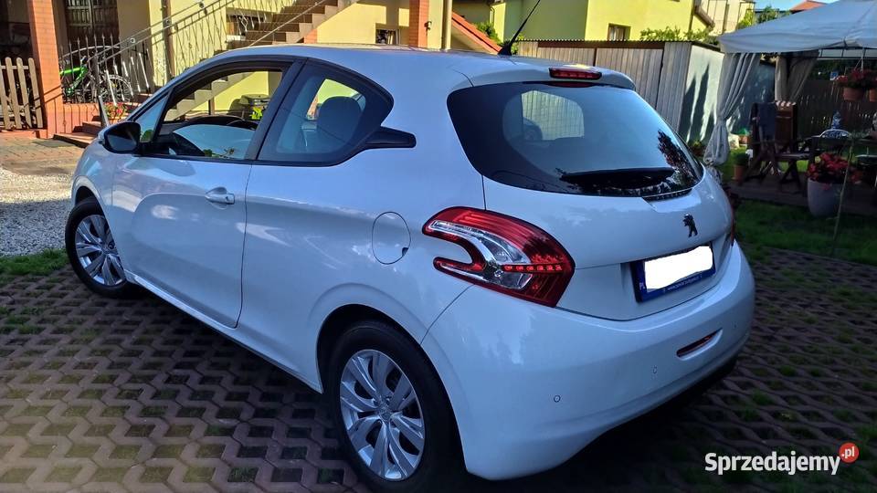 Peugeot 208 Benzyna 10 2013 Bezwypadkowy oszczę Rok produkcji 2013 Toruń