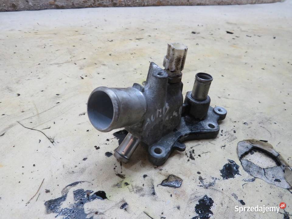 OBUDOWA TERMOSTATU AURIS II 14 D4D sprzedam