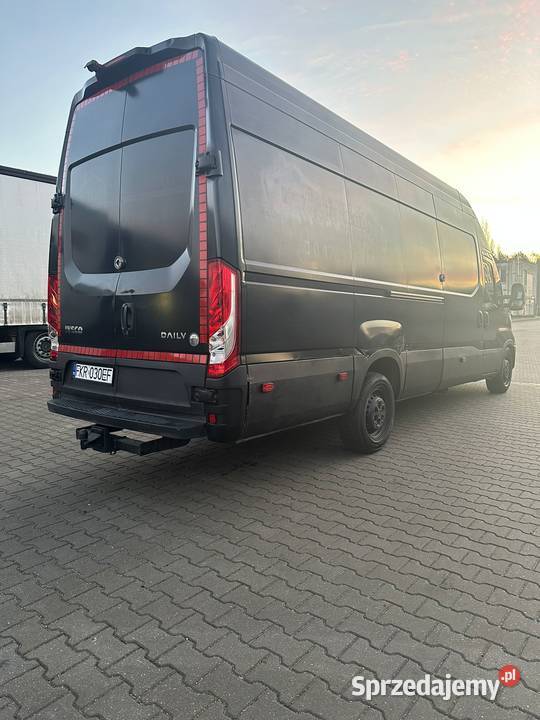 Iveco Daily 35S18 2019r XXL czarny mat Sulechów