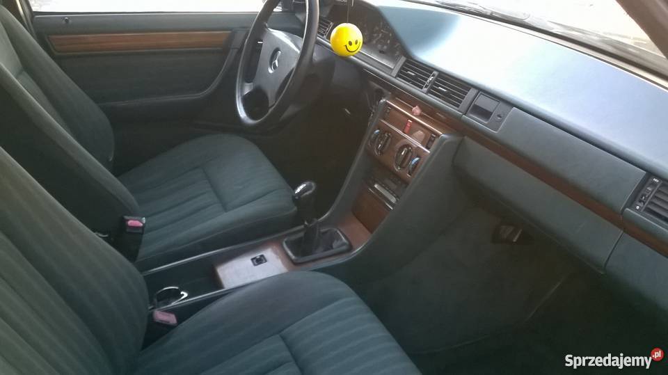 Mercedes W124 25 D Zadbany środek 3 komplety śląskie