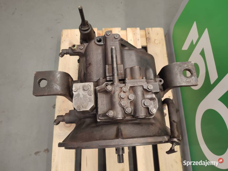 Skrzynia biegów 131152 Case 580SLE Carraro Wilkowo sprzedam