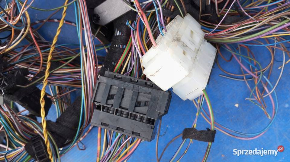 BMW E36 CABRIO 18 WIĄZKA INSTALACJA SILNIKA osobowe wielkopolskie