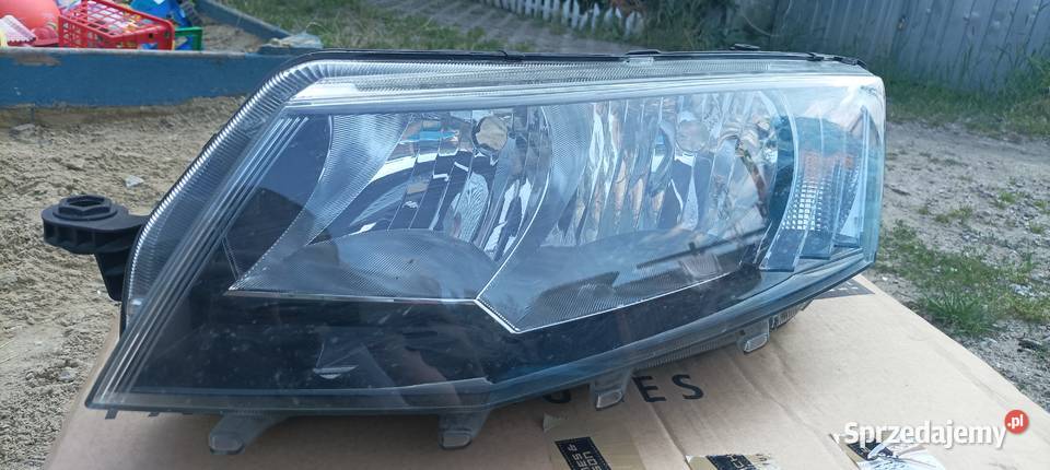 Skoda octavia III lampa przód lewy H7 osobowe Łódź