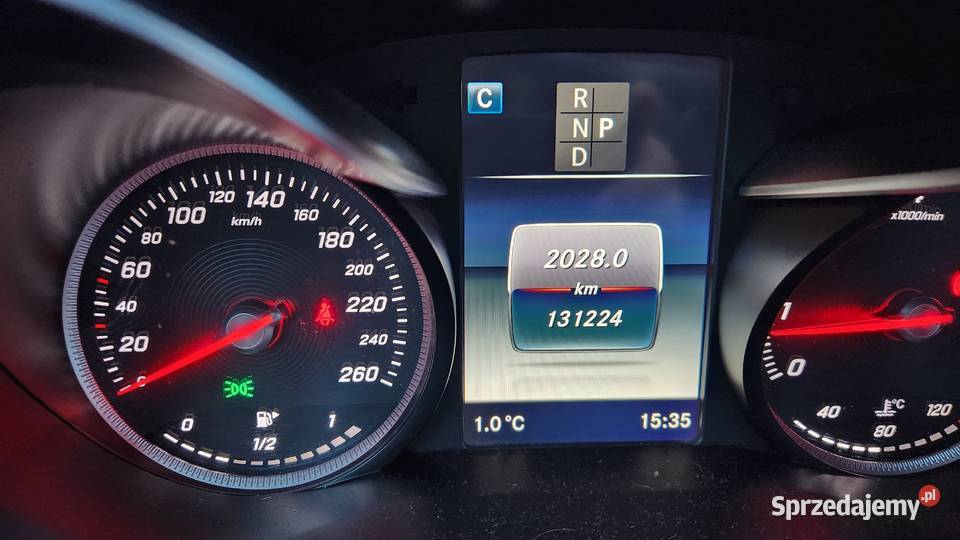 Mercedes C300 4MATIC 2018r AMG pakiet Rok produkcji 2018