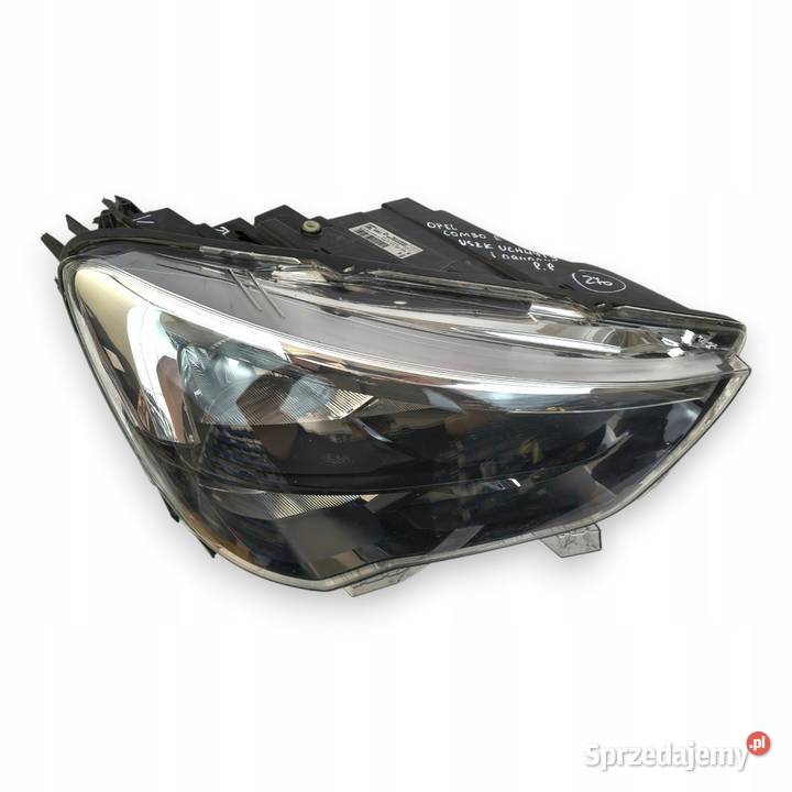 LAMPA PRAWA Opel Combo E prawy przód przednia Chełm