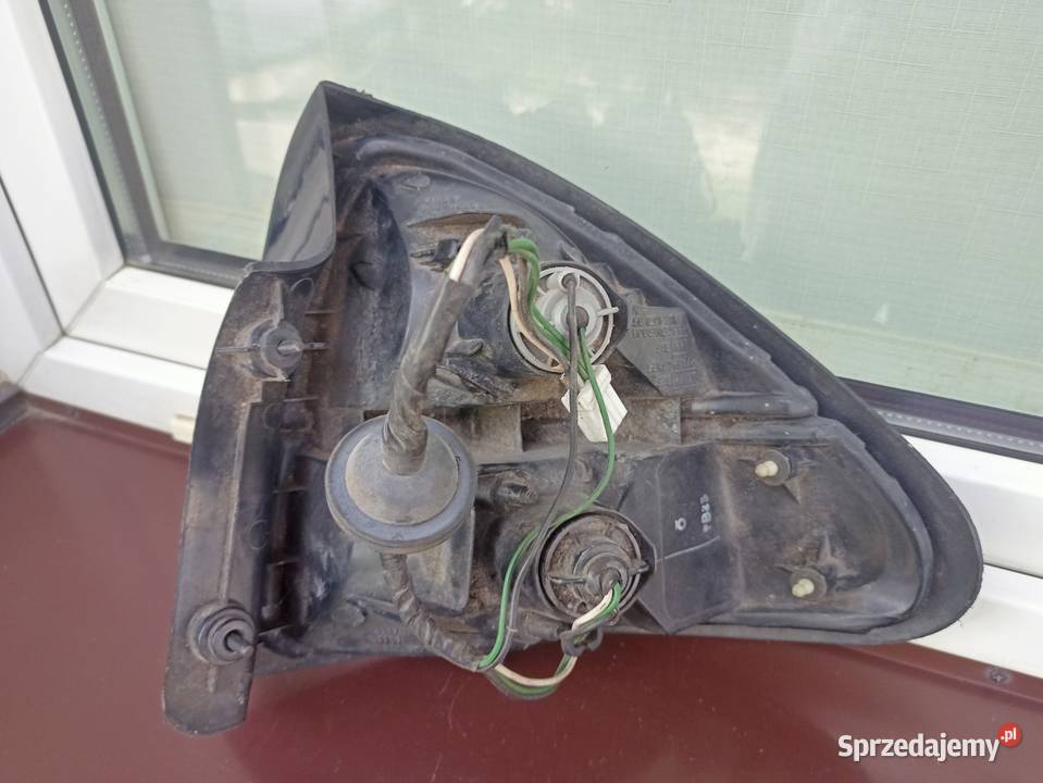 Mazda 323C BA lampa tył tylna lewa oprawki osobowe Części samochodowe Sieradz