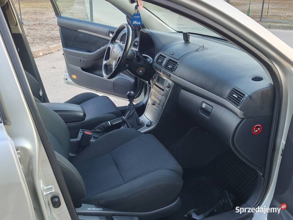 Toyota Avensis 20 D4D sprzedam zamienie