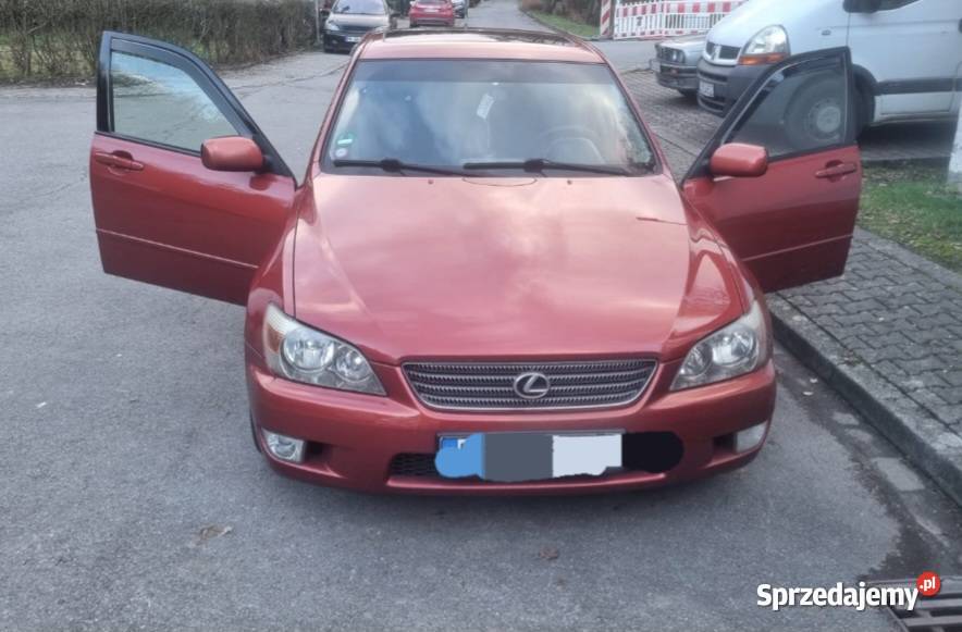 Lexus IS