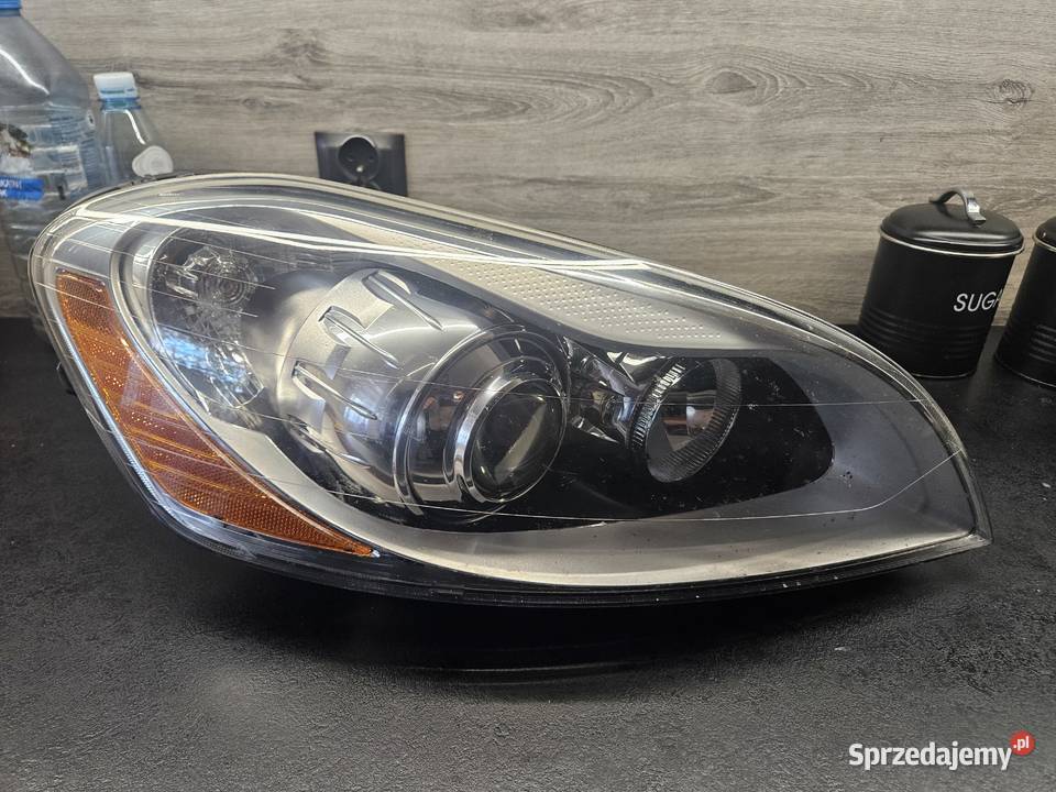Volvo xc60 lampa reflektor przód przedni prawy prawe Parczew