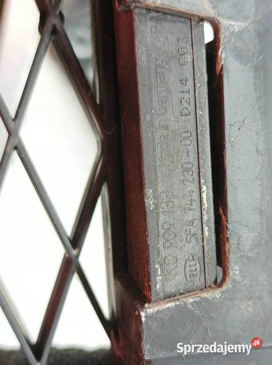 ŚLIZG ZDERZAKA TYŁ KOMBI 3AF807394 3QF807377 VW sprzedam