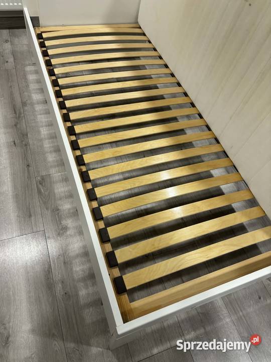 Sprzedam łóżka z materacem 90cm Dębica sprzedam