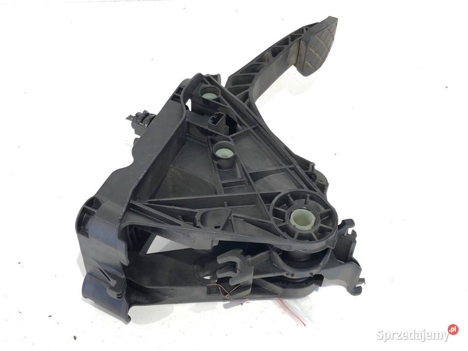 PEDAŁ SPRZĘGŁA VW GOLF VIII 5Q1721059HE 15 131 Pedały