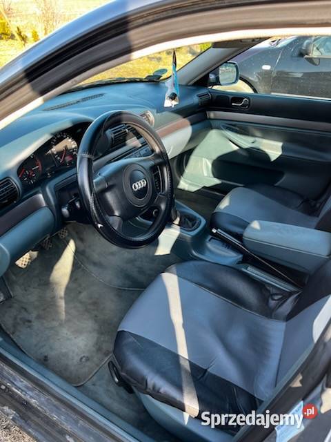 Sprzedam Audi A4 b5 16 benzyna A4