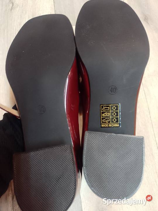 3940 Bordowe czółenka wieczorowe z zapięciem Kraków