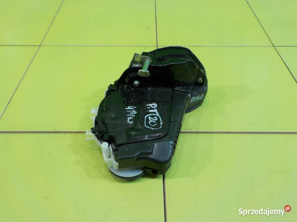 TOYOTA AYGO X 10 VVTI AUT 22r 5D zamek drzwi mazowieckie Suków sprzedam