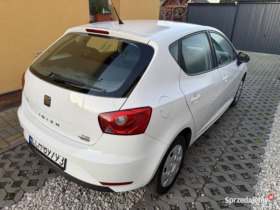 Seat Ibiza 2015r 12 benzyna zarejestrowany w światła przeciwmgielne Samochody osobowe Chełm