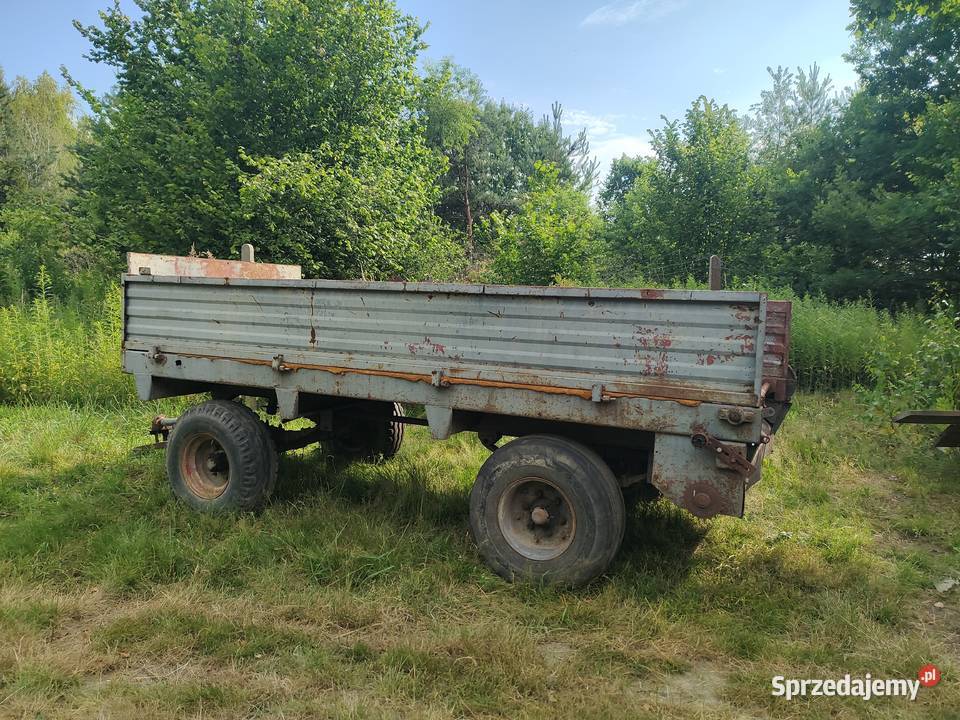 Rozrzutnik dwu osiowy przyczepa